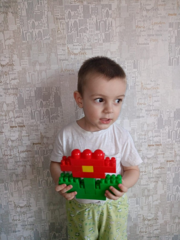 Детский рисунок - цветок